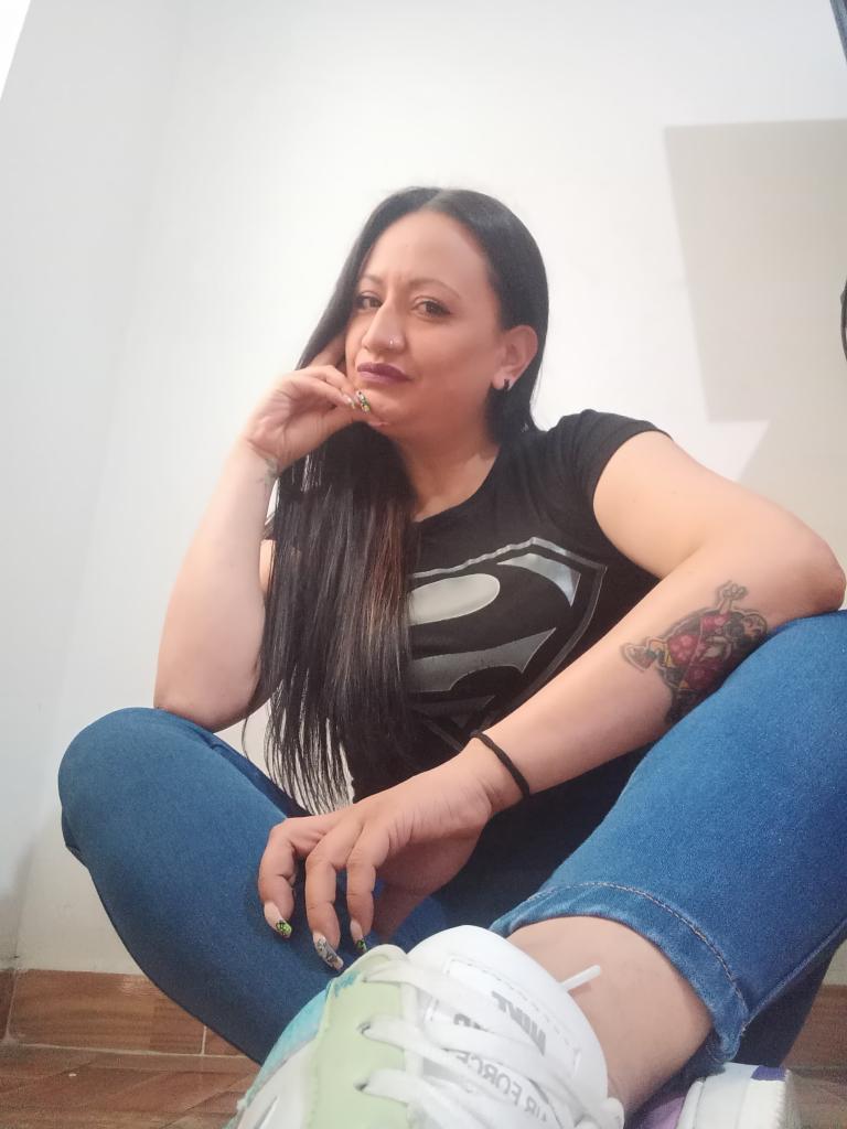 671540215: Chica busca chico en Valencia