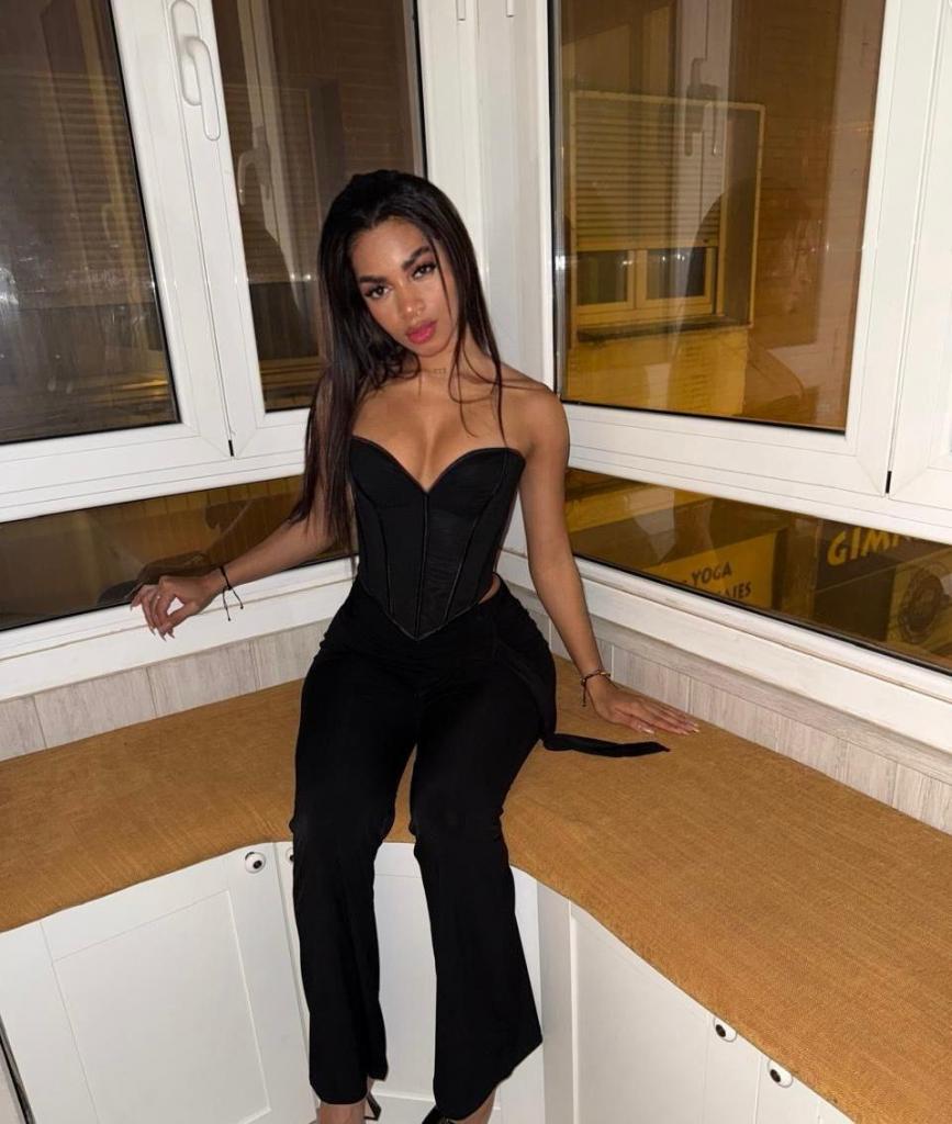 Chica busca chico en Ibiza: 