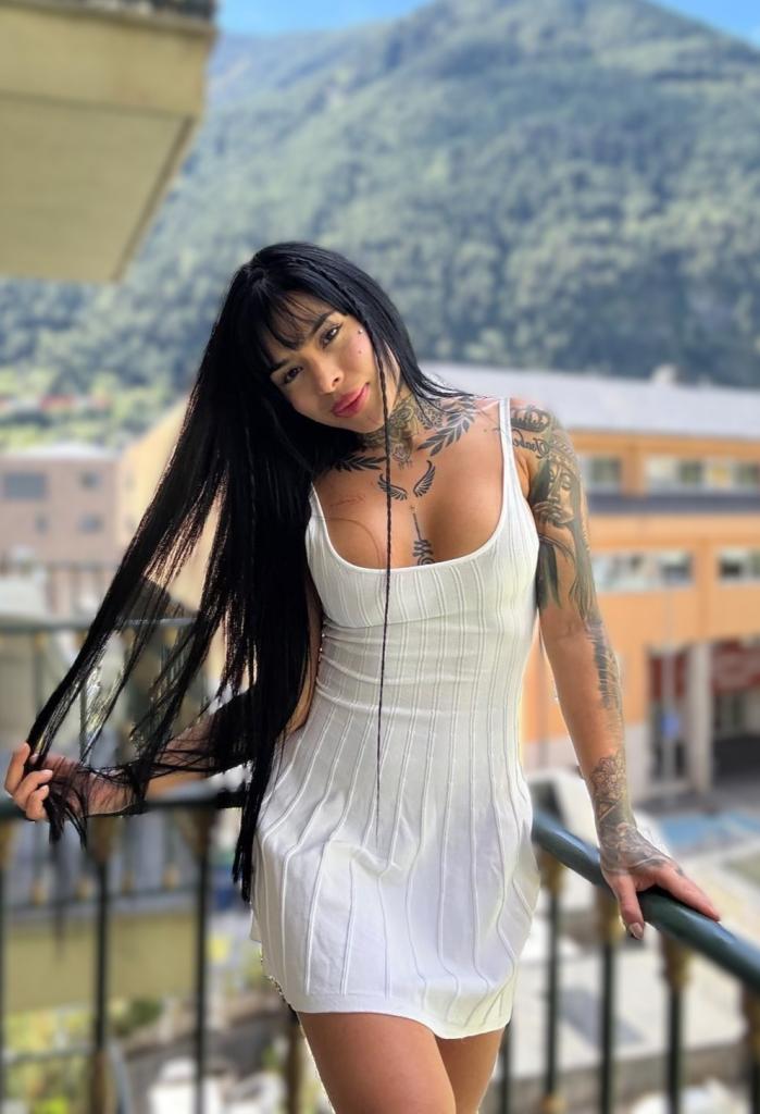 Chica busca chico en Ibiza: Chica busca chico