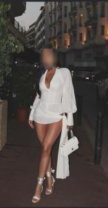 631147598: Chica busca chico en Barcelona