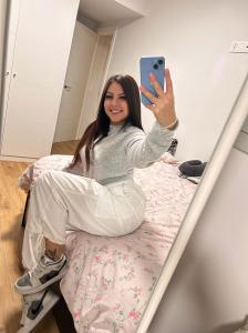 742048459: Chica busca chico en Asturias