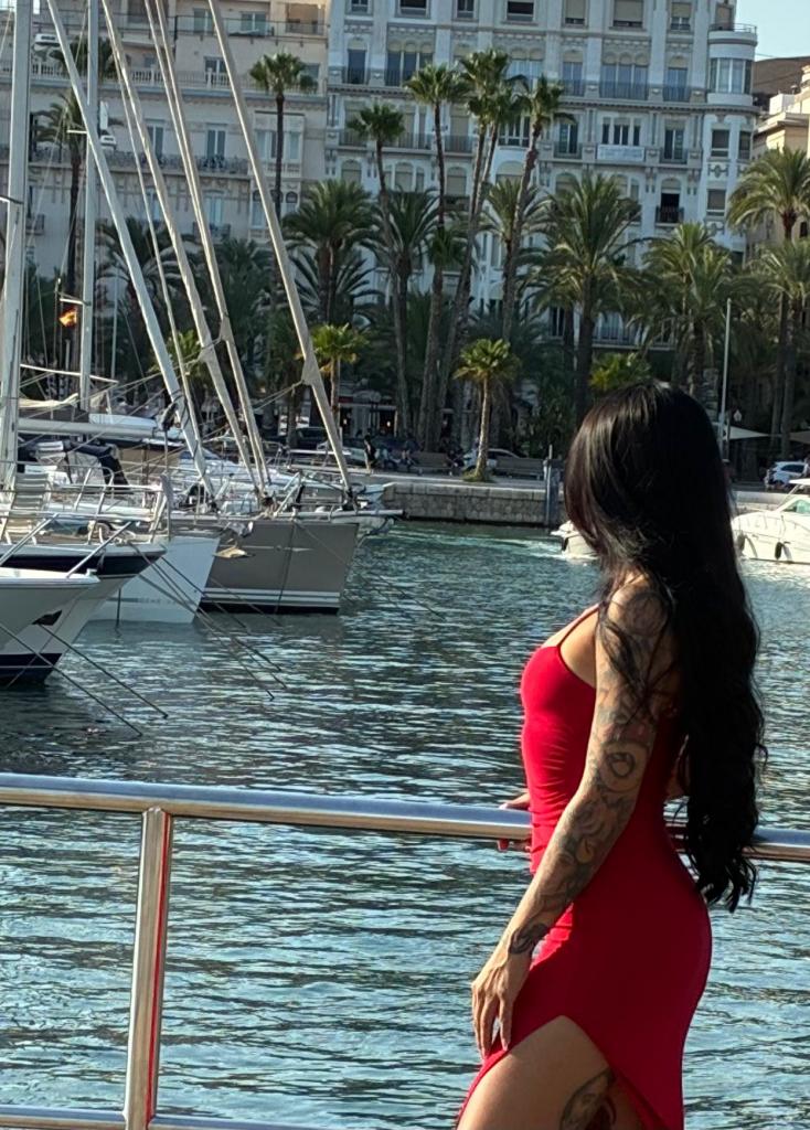 Chica busca chico en Almería: 