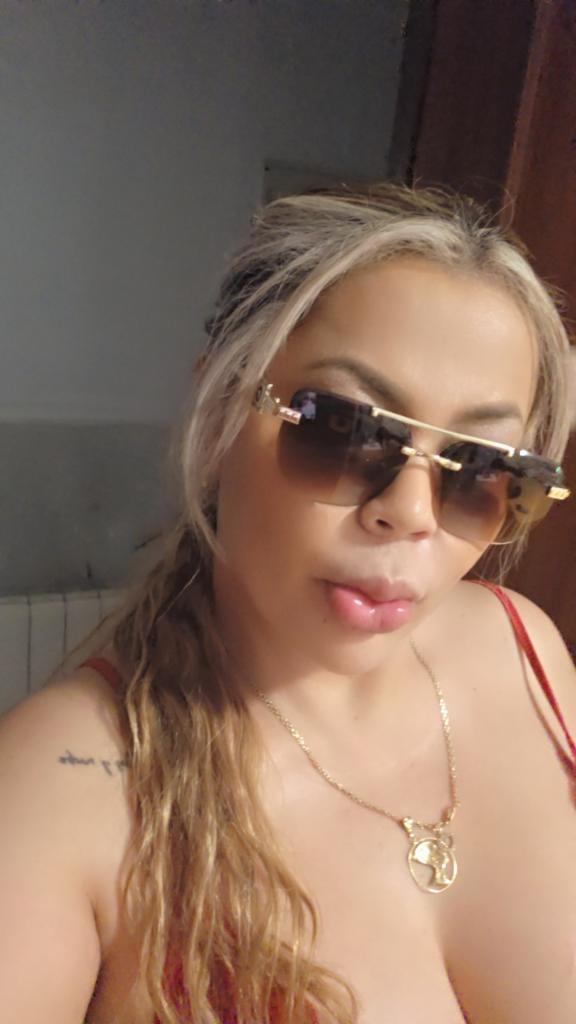 632146322: Chica busca chico en Barcelona