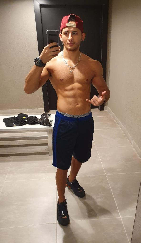 654220667: Chico busca chica en Orense