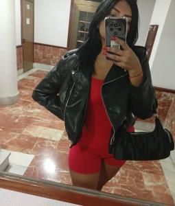 641864289: Chica busca chico en Almería