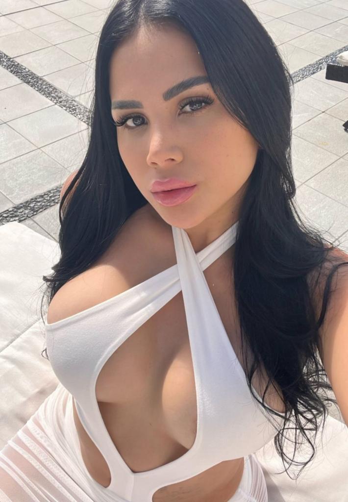 602035181: Chica busca chico en Orense