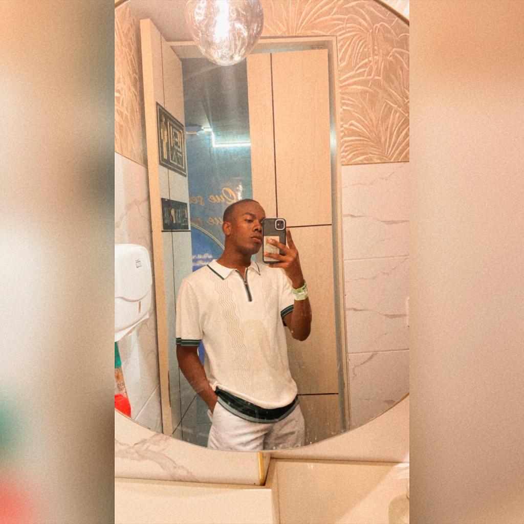 Chico busca chica en Málaga: 