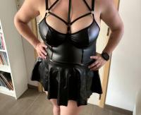 677764326: Chica busca chico en Lérida