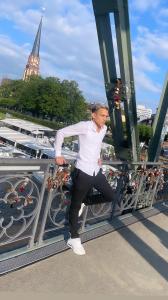 603106213: Chico busca chica en Barcelona