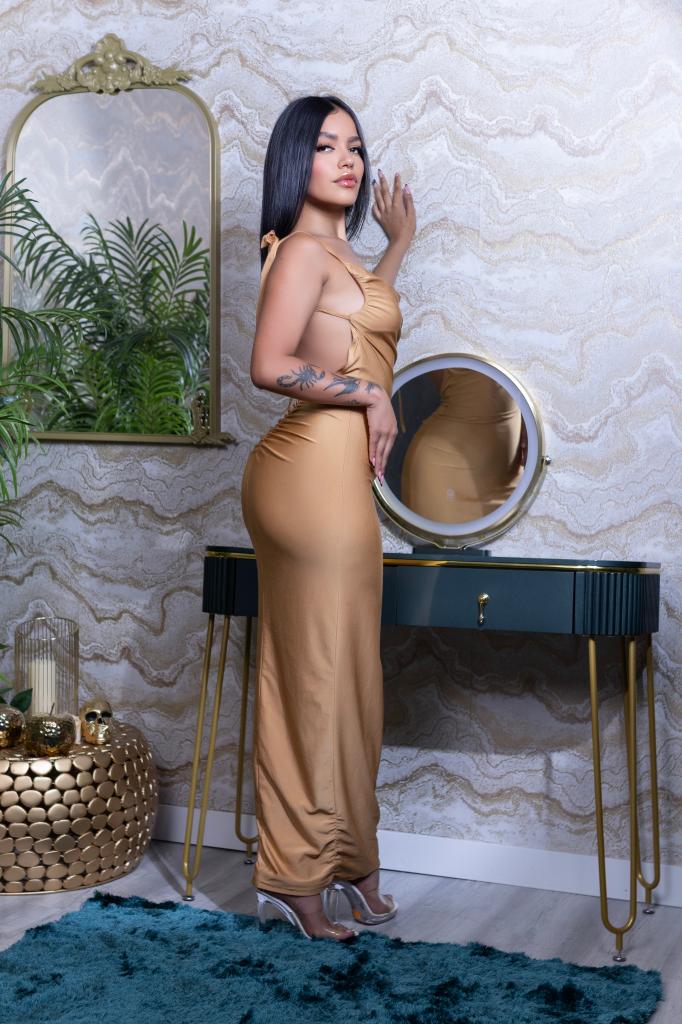 612224048: Chica busca chico en Barcelona