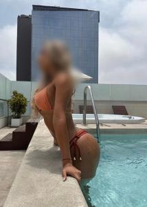 614564515: Chica busca chico en Barcelona